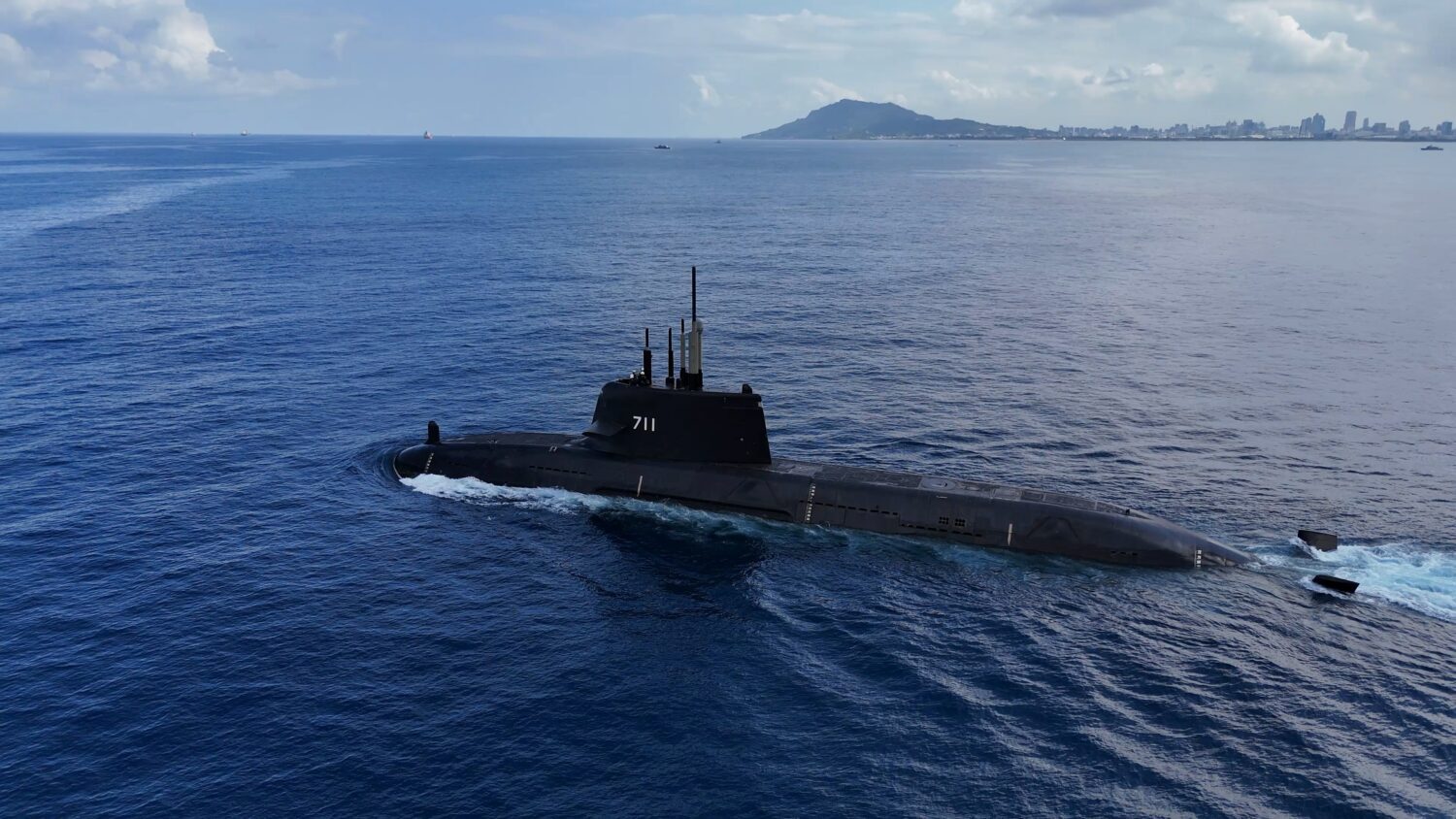 台船公司完成「海鯤軍艦」第三次浮航海試