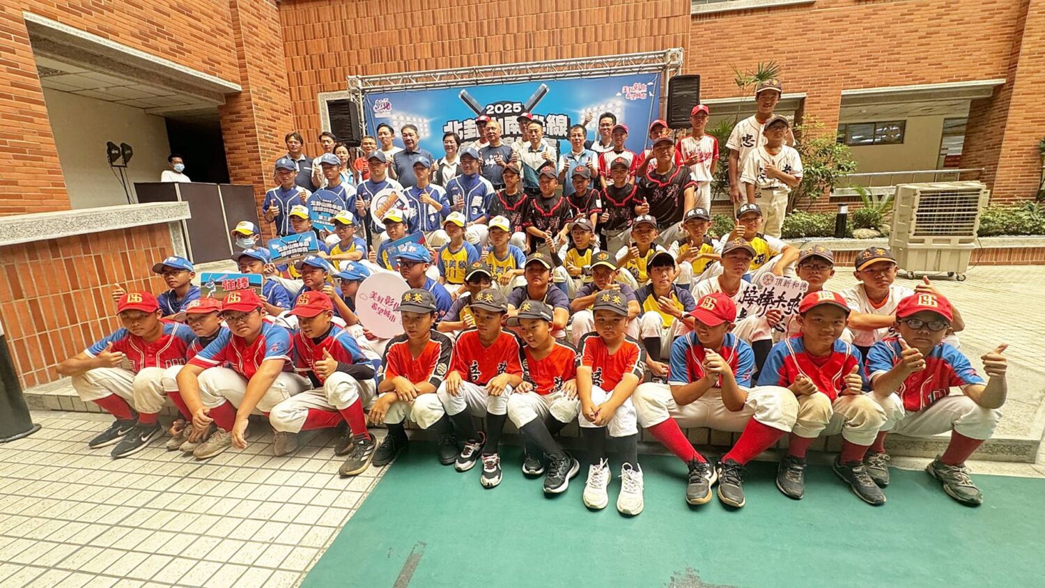 北卦山南半線棒球賽即將開戰 頂新和德捐助基層運動接棒未來 北卦山南半線棒球賽即將開戰 頂新和德捐助基層運動接棒未來