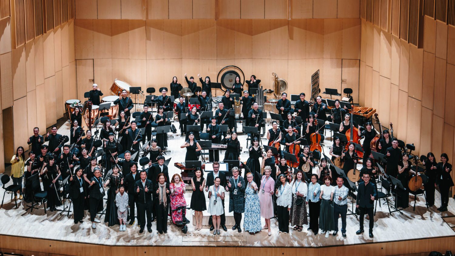 「繽芬台灣」高雄市國樂團芬蘭藝術節演出獲得滿堂彩 觀眾深受感動數度起立歡呼鼓掌 「繽芬台灣」高雄市國樂團芬蘭藝術節演出獲得滿堂彩 觀眾深受感動數度起立歡呼鼓掌