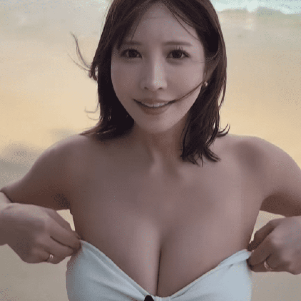 三上悠亞海邊辣曬比基尼　邊跑邊滑落「差點走光」