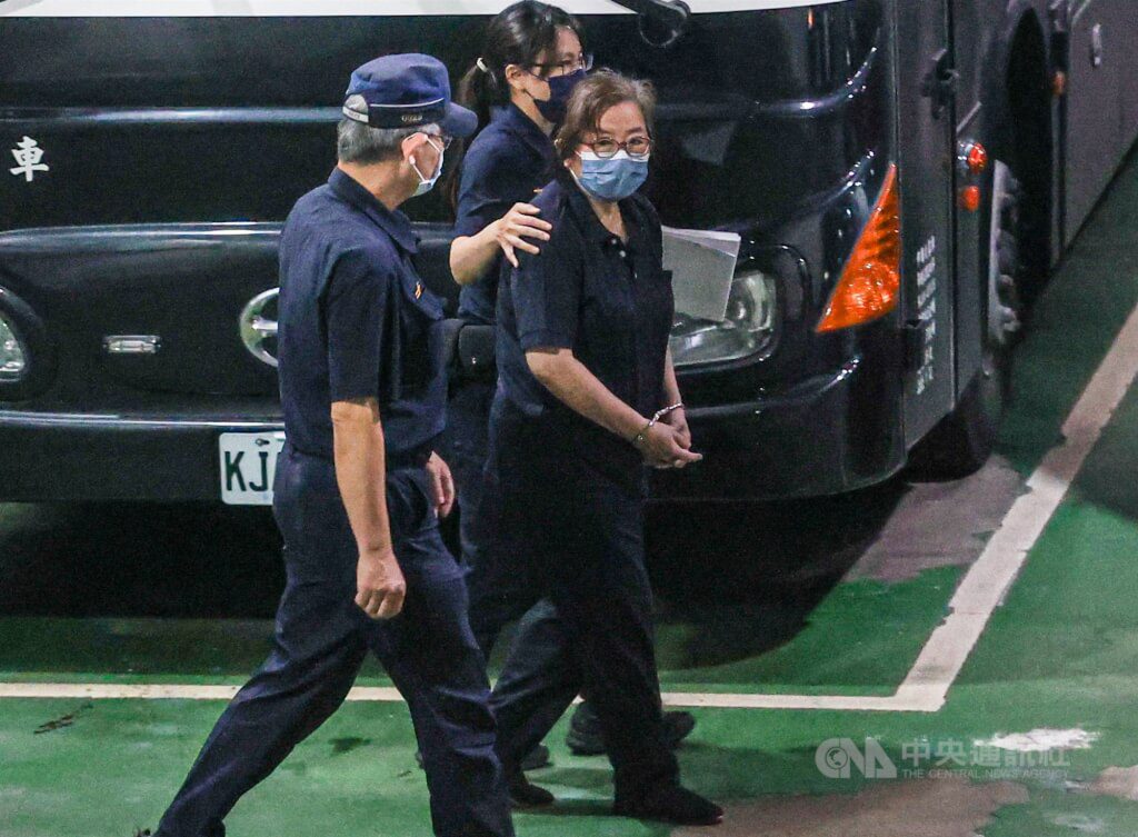 黃呂錦茹涉偽造罷免提議起訴續押 抗告遭駁確定 黃呂錦茹涉偽造罷免提議起訴續押 抗告遭駁確定