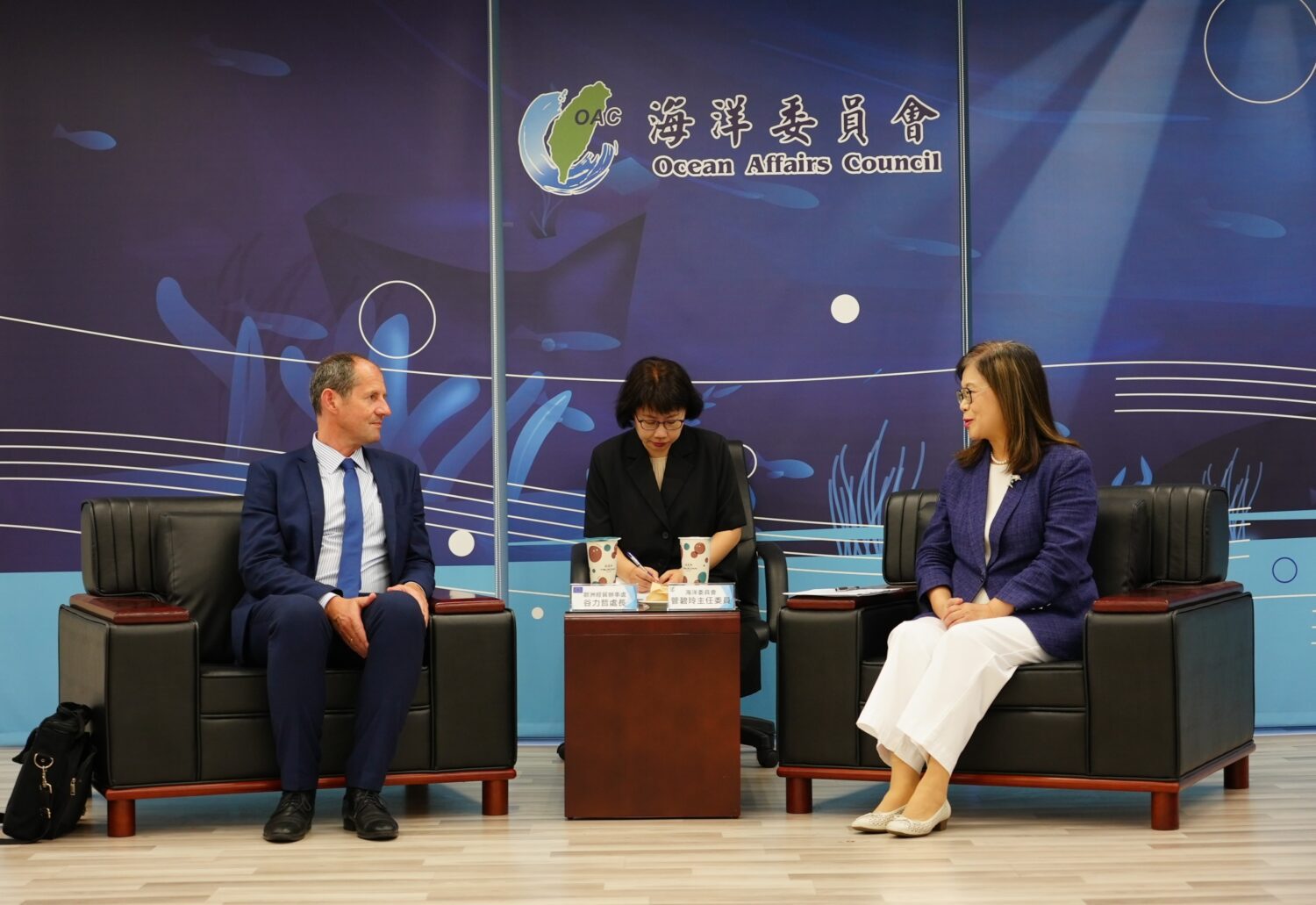 歐洲經貿辦事處拜會海委會 管碧玲:深化臺歐合作 共創海洋安全與永續藍圖 歐洲經貿辦事處拜會海委會 管碧玲:深化臺歐合作 共創海洋安全與永續藍圖