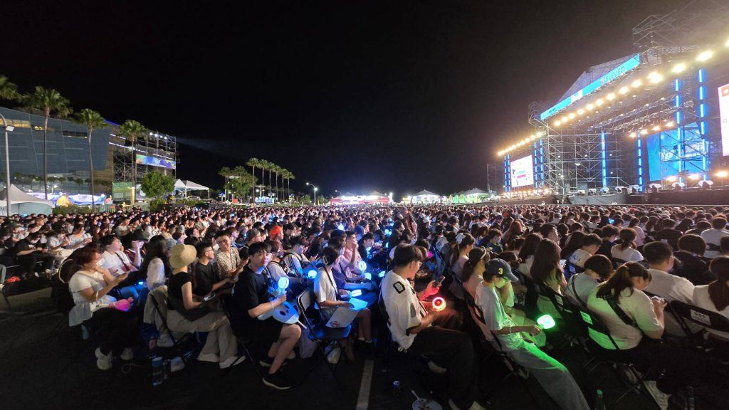 直擊／高雄啤酒節Day1擠爆！現場已超過25000人