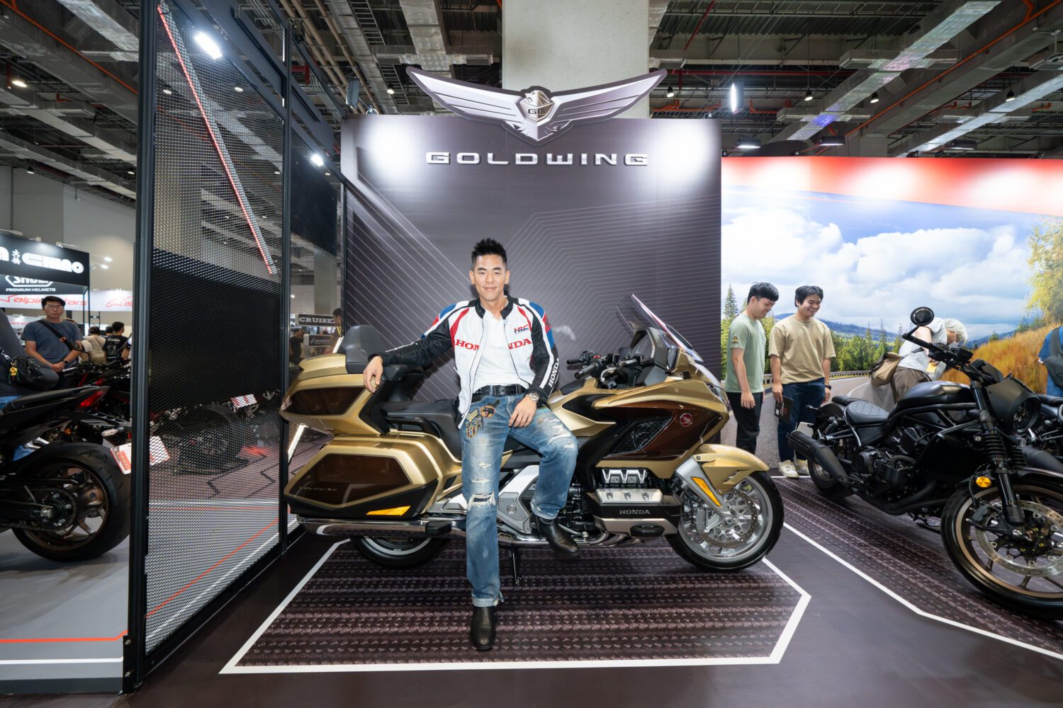 柯有倫現身Honda重機展！揭幕CB1000 Hornet SP 人氣爆！