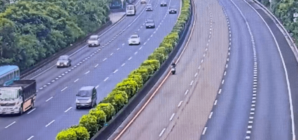 瘋狂機車騎士!國道3號逆向行駛17公里 國道警察封路攔截逮捕 瘋狂機車騎士!國道3號逆向行駛17公里 國道警察封路攔截逮捕