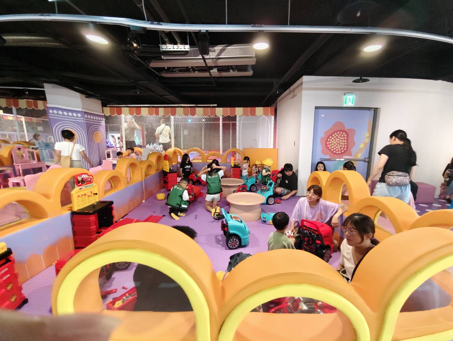 遛小孩放電必去!桃園中壢大時鐘朵朵花園、湯姆熊進駐 遛小孩放電必去!桃園中壢大時鐘朵朵花園、湯姆熊進駐