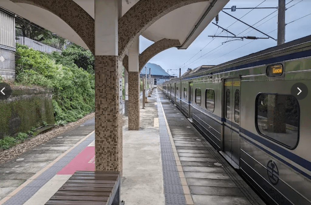 酒醉旅客掉落石城車站月台槽溝! 消防隊員救起送醫列車延誤52分 酒醉旅客掉落石城車站月台槽溝! 消防隊員救起送醫列車延誤52分