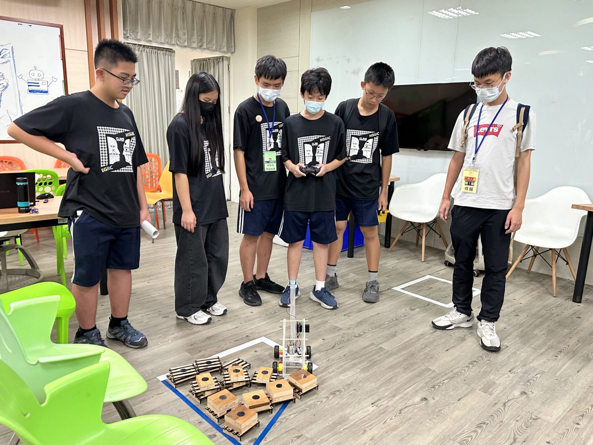 桃園智慧小鐵人競賽登場 397名國中生跨域挑戰展創意 桃園智慧小鐵人競賽登場 397名國中生跨域挑戰展創意