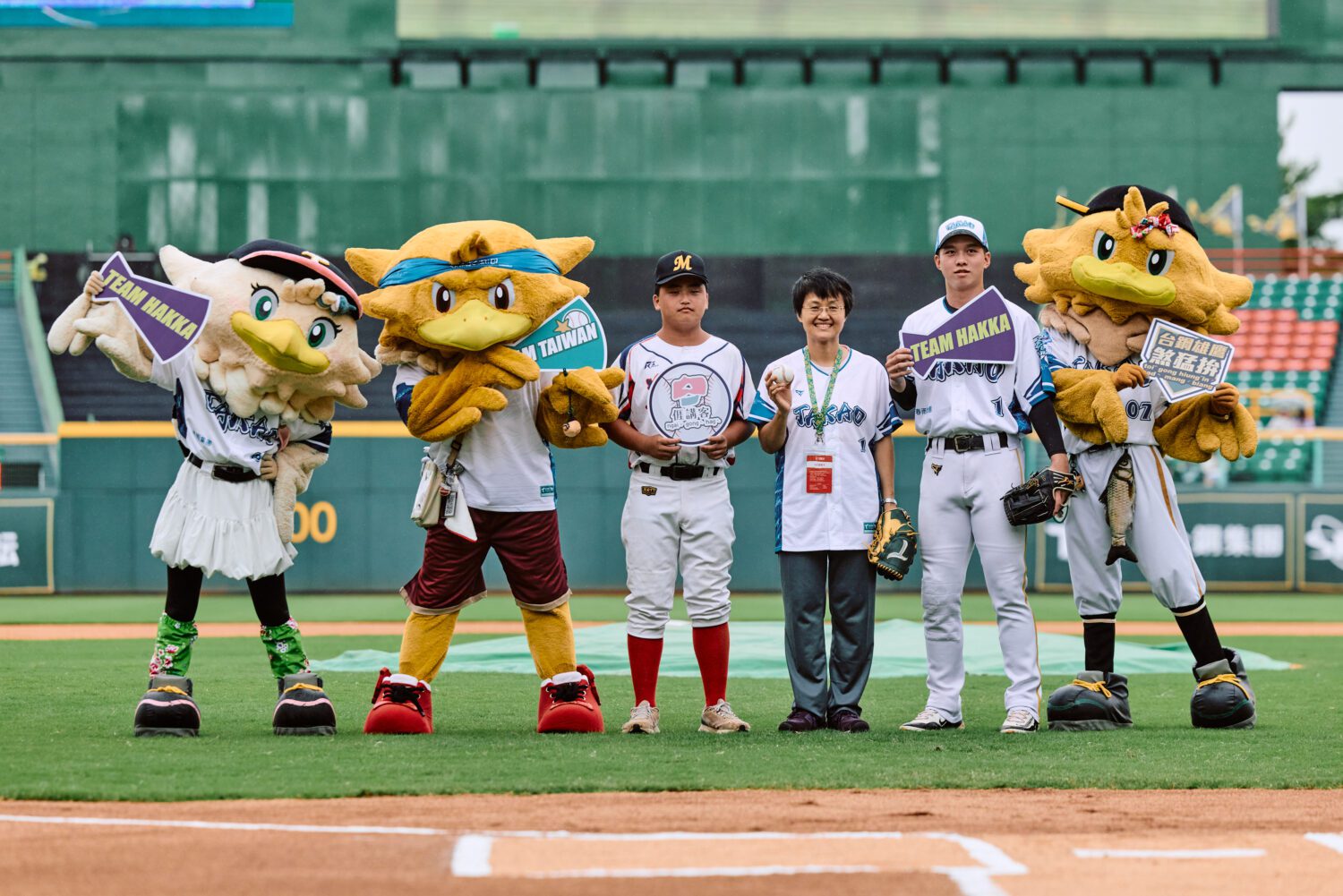 客委會X台鋼雄鷹共下煞猛拚 「好客棒球日」高雄澄清湖開打！