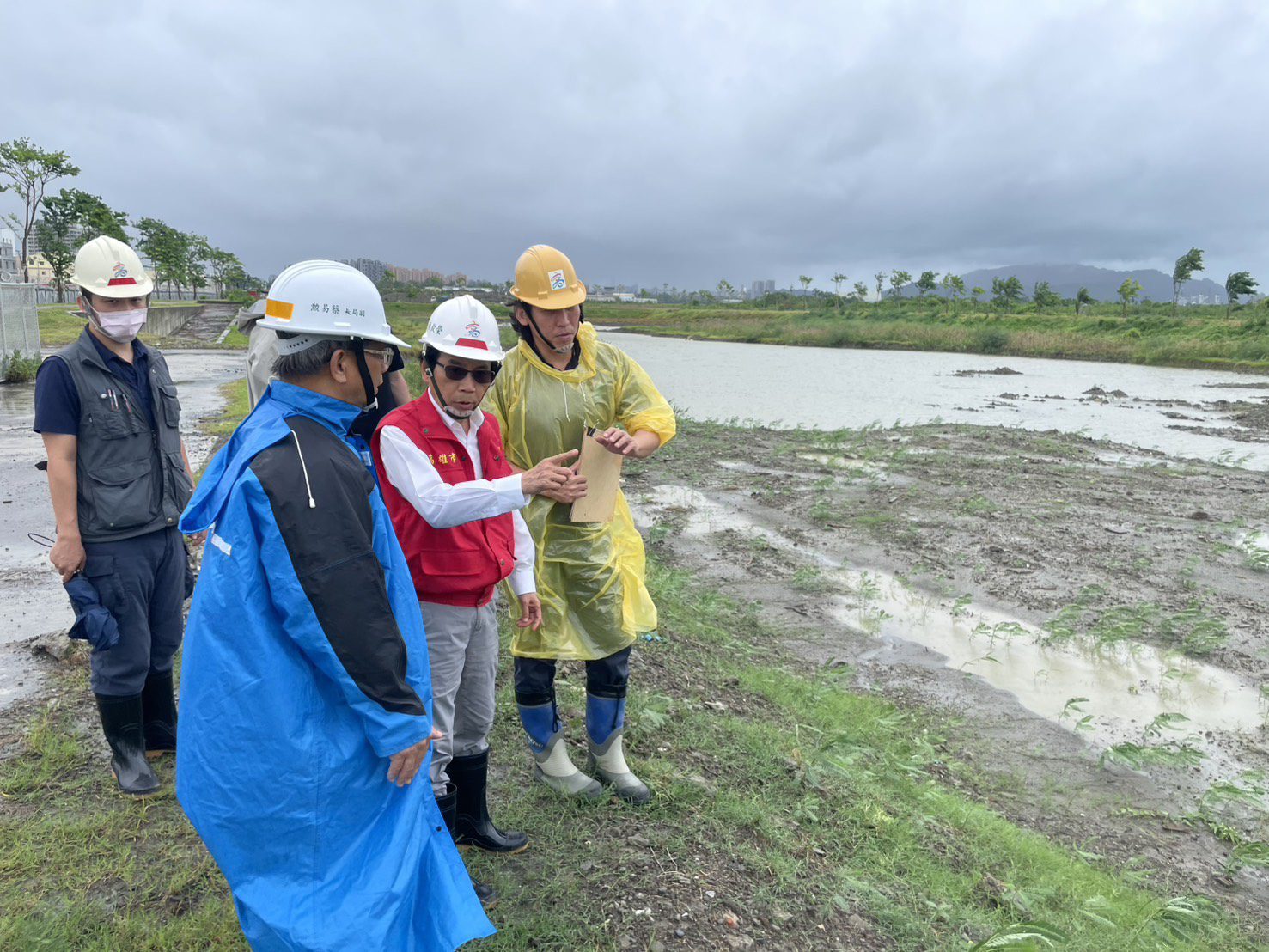 颱風夜恐雨勢增強!林欽榮督導廣昌滯洪池智慧防汛系統 颱風夜恐雨勢增強!林欽榮督導廣昌滯洪池智慧防汛系統