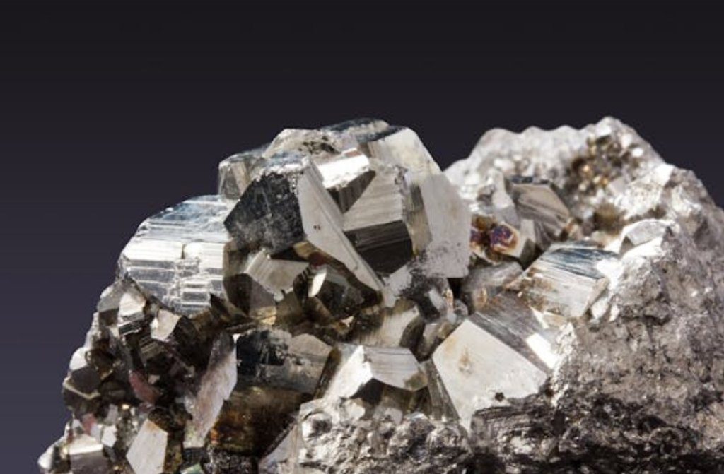 貴金屬熱潮來襲?白銀鉑金價格創10年新高原因曝光 貴金屬熱潮來襲?白銀鉑金價格創10年新高原因曝光