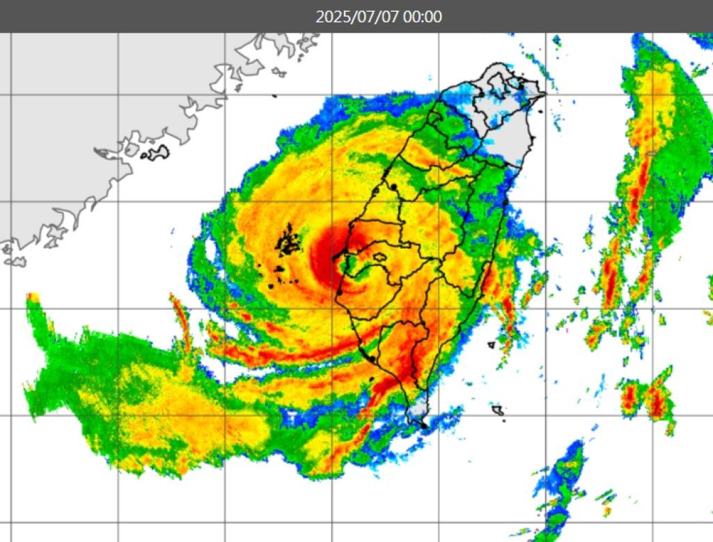 快訊／中颱「丹娜絲」23:40登陸嘉義布袋！嘉義、台南慎防強風