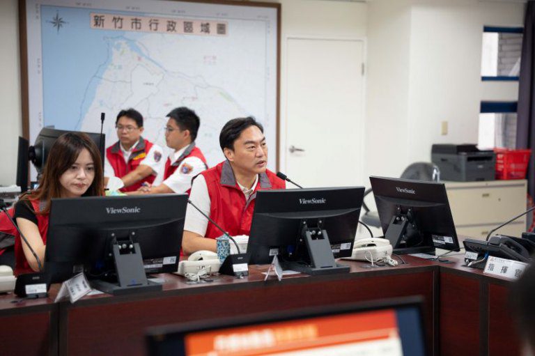 丹娜絲颱風威脅未減竹市全力戒備! 邱臣遠代理市長召開第二次工作會議 嚴密監控各項災情 丹娜絲颱風威脅未減竹市全力戒備! 邱臣遠代理市長召開第二次工作會議 嚴密監控各項災情