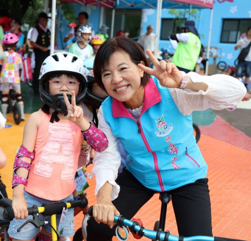 「吉安鄉長盃」親子滑步車嘉年華游淑貞促健康運動親情城市目標 「吉安鄉長盃」親子滑步車嘉年華游淑貞促健康運動親情城市目標