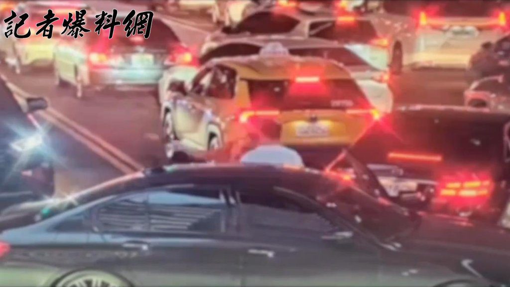 BMW男不甩義交指揮「路口淨空」卡路中 遭質問爆口角當街開打 BMW男不甩義交指揮「路口淨空」卡路中 遭質問爆口角當街開打