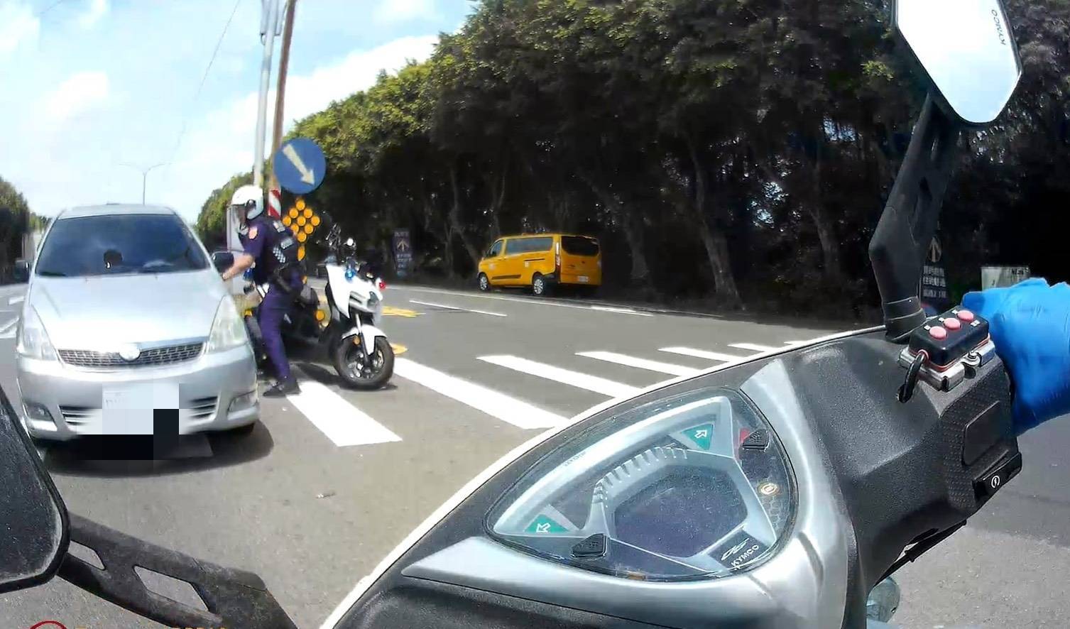 【有片】車鑰匙忘拔遭竊！大園警火速追查逮22歲偷車賊