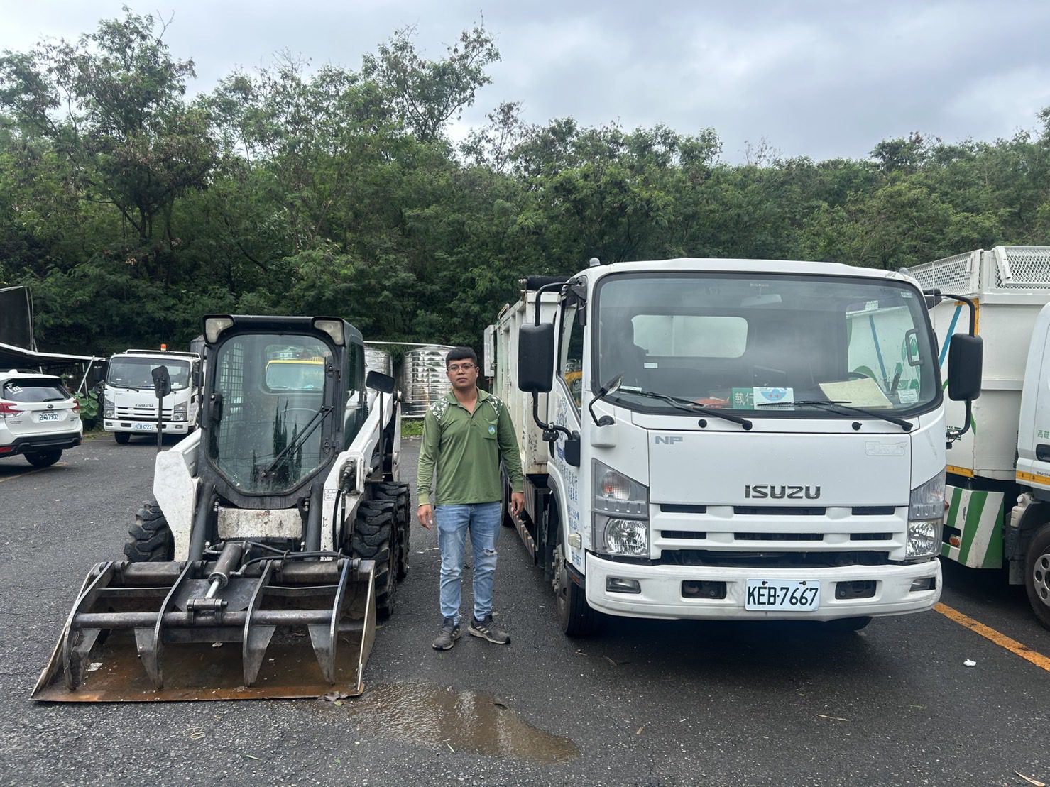 高雄市環保局車隊出發支援嘉義縣、市救災