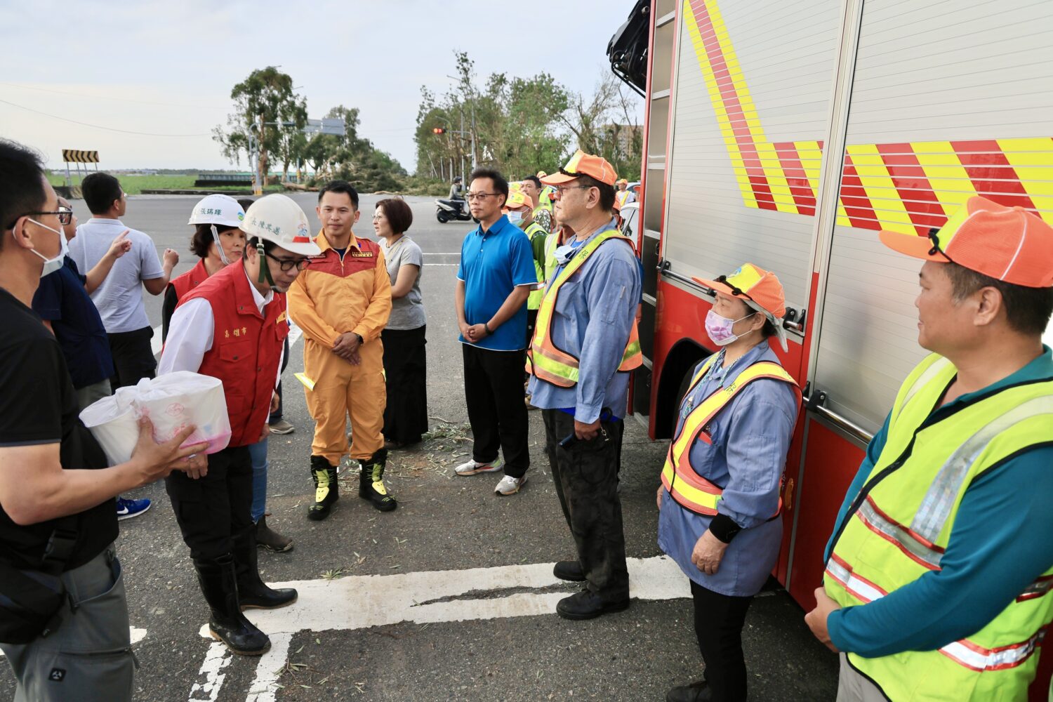 陳其邁親赴嘉義慰問支援風災同仁 嘉義縣、市長同表感謝 陳其邁親赴嘉義慰問支援風災同仁 嘉義縣、市長同表感謝