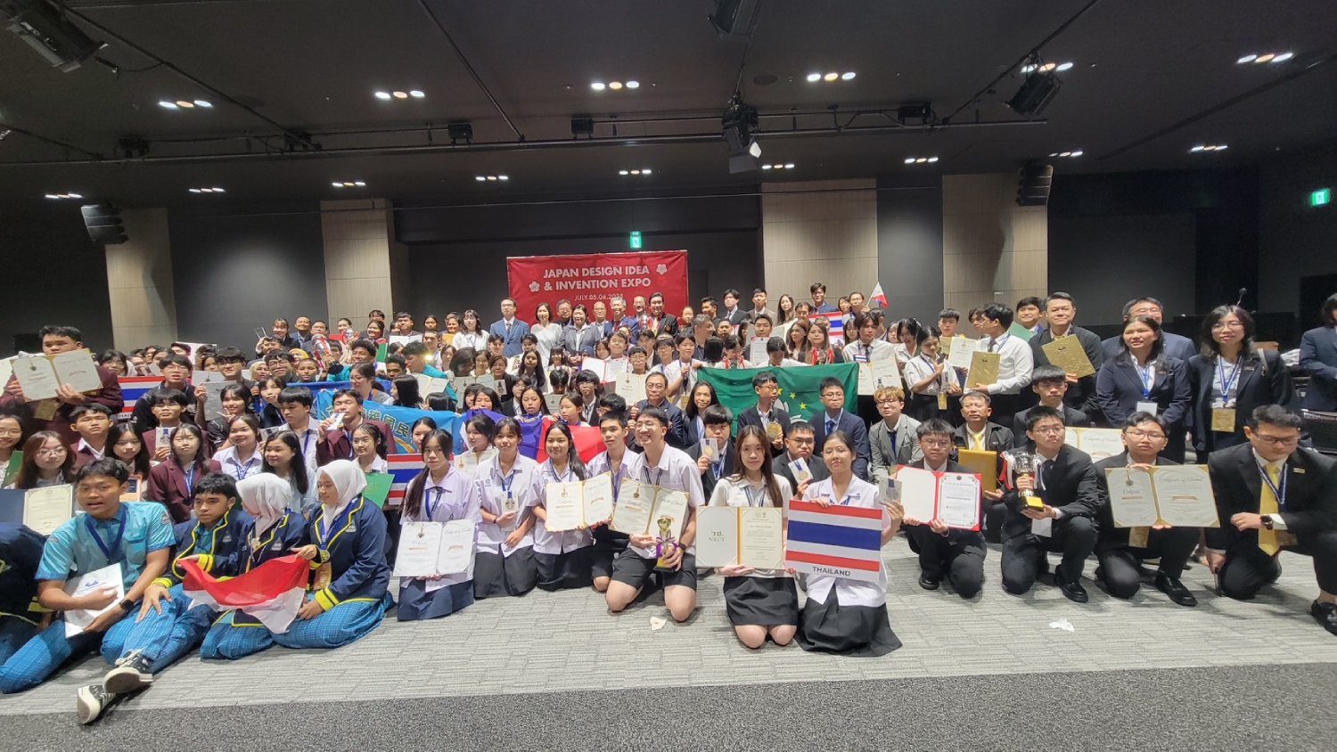 東京設計創意暨發明展傳捷報 長庚科大團隊獲金獎肯定