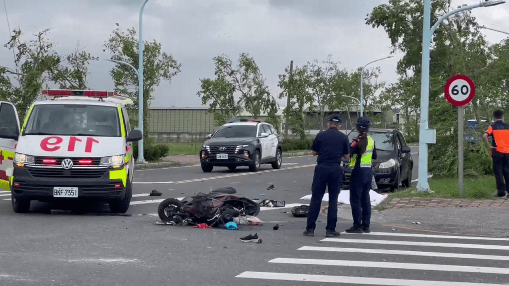 路口號誌疑停電!台南下營2車相撞 女騎士傷重不治 路口號誌疑停電!台南下營2車相撞 女騎士傷重不治