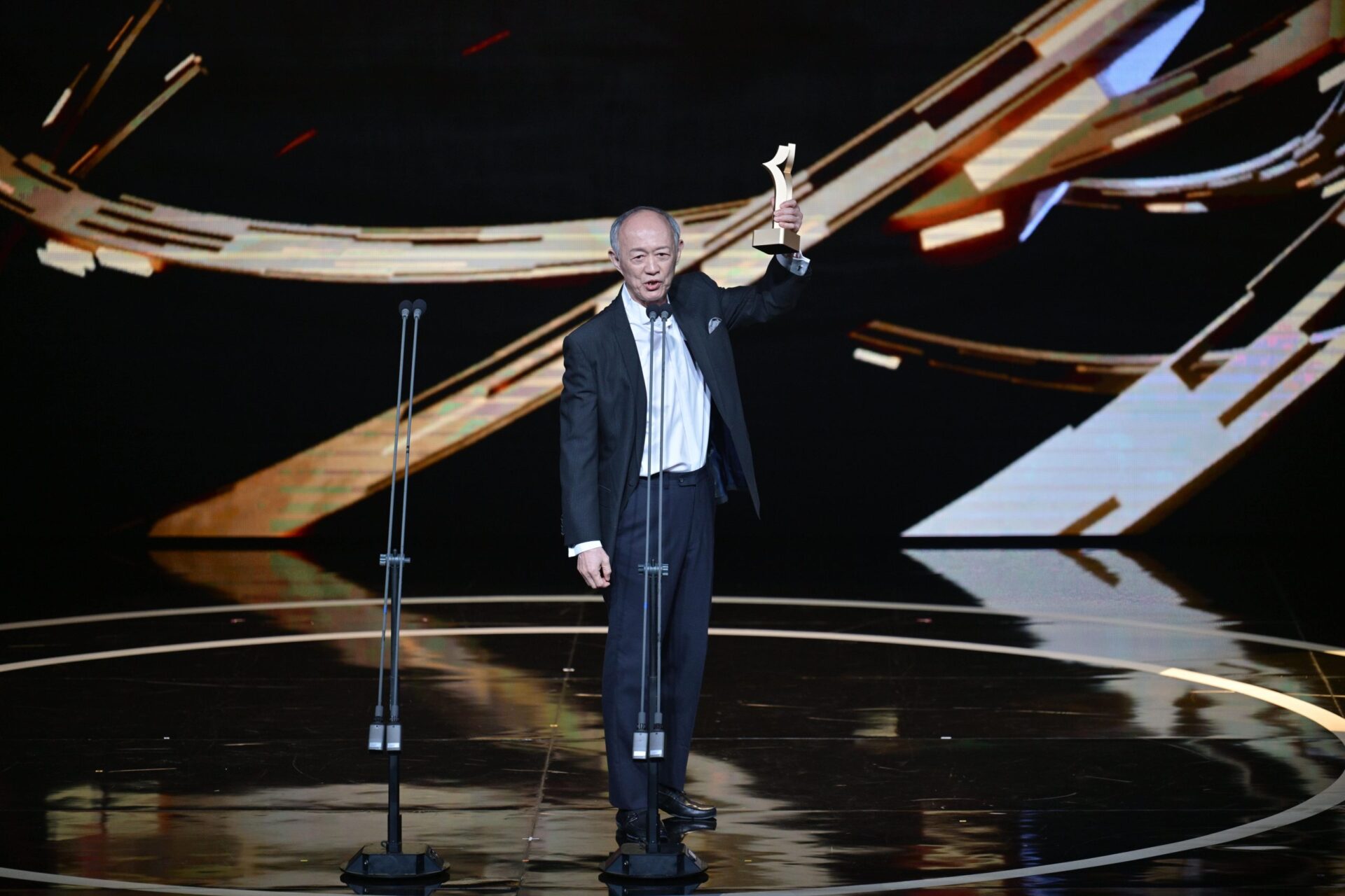 首屆臺北戲劇獎揭曉　金士傑封帝、《父親母親》奪大獎