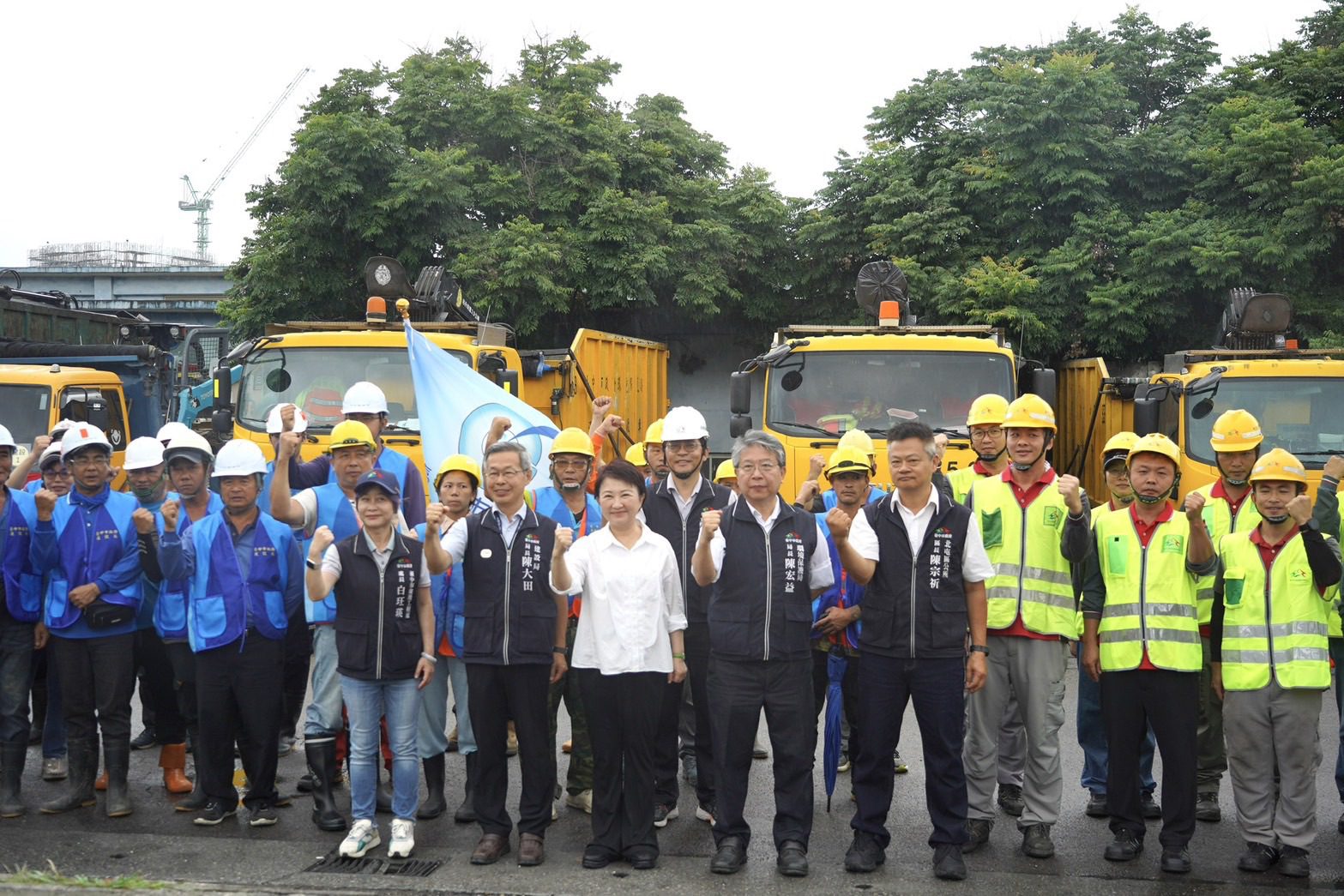 挺進嘉義世賢路! 中市建設局全力搶通 展現救災高效率 挺進嘉義世賢路! 中市建設局全力搶通 展現救災高效率