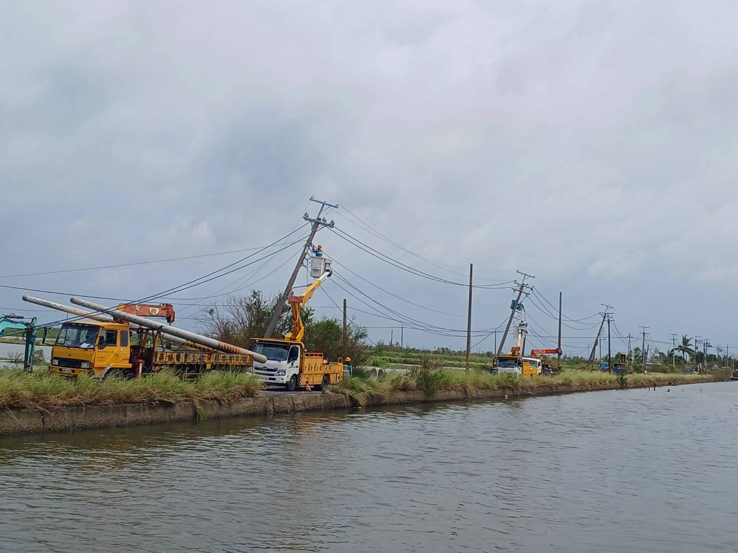 力拚台南復電今晚復電九成 台電感謝體諒並耐心等候 力拚台南復電今晚復電九成 台電感謝體諒並耐心等候