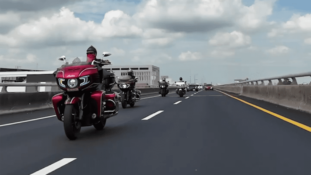 重機上國道有望鬆綁！黃偉哲提議「國8先試辦」　拚解禁突破口