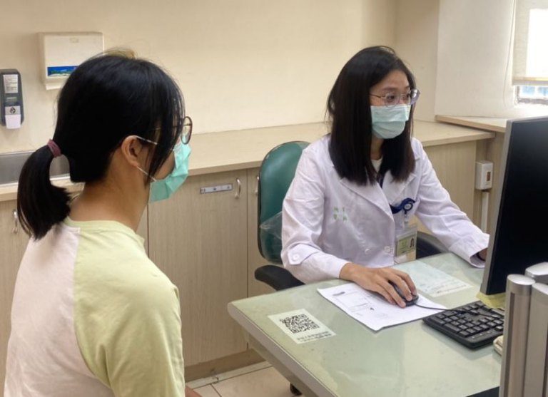 新竹臺大分院職業醫學團隊量身打造復工計畫 助職災勞工成功重返 密集式個人化訓練課程 三個月助女技術員回到原職崗位 新竹臺大分院職業醫學團隊量身打造復工計畫 助職災勞工成功重返 密集式個人化訓練課程 三個月助女技術員回到原職崗位