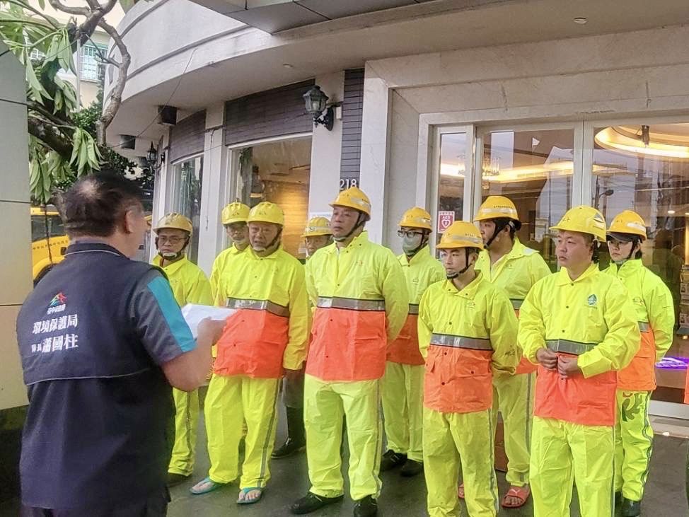 台中市環保局馳援嘉義縣　風雨無阻助災後環境復原