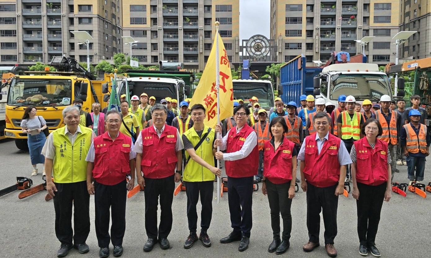 高市府再出動36人  前往台南後壁協助救災 陳其邁：台灣不大，換我們有機會幫忙別人