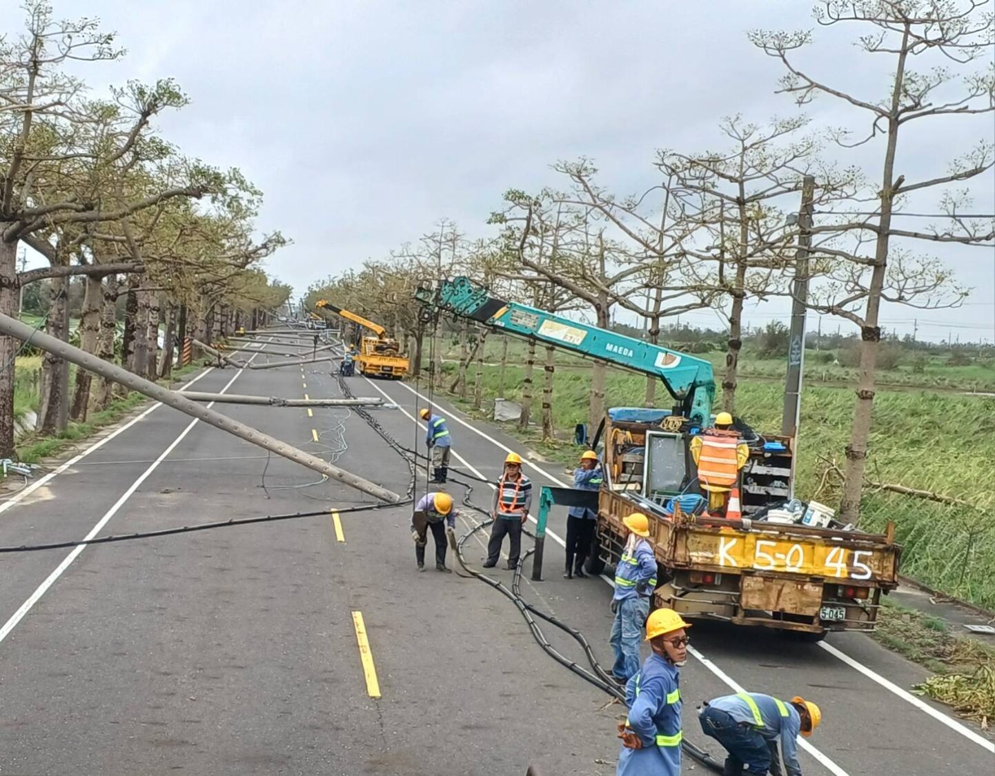 台電調集全台資源支援台南災後拚復電