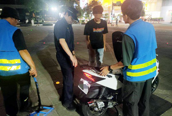 暑假開始警局聯合查察　取締違規改裝汔機車