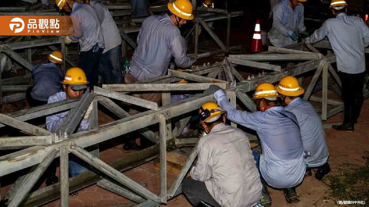急搶修！台電空中大動員「一排空中超人支援」震撼畫面曝