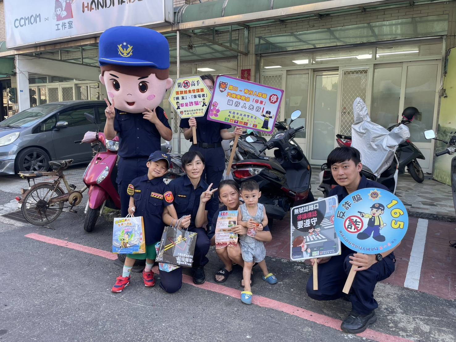 防詐、防毒、防犯罪！大園警入校宣導守護學童暑假安全