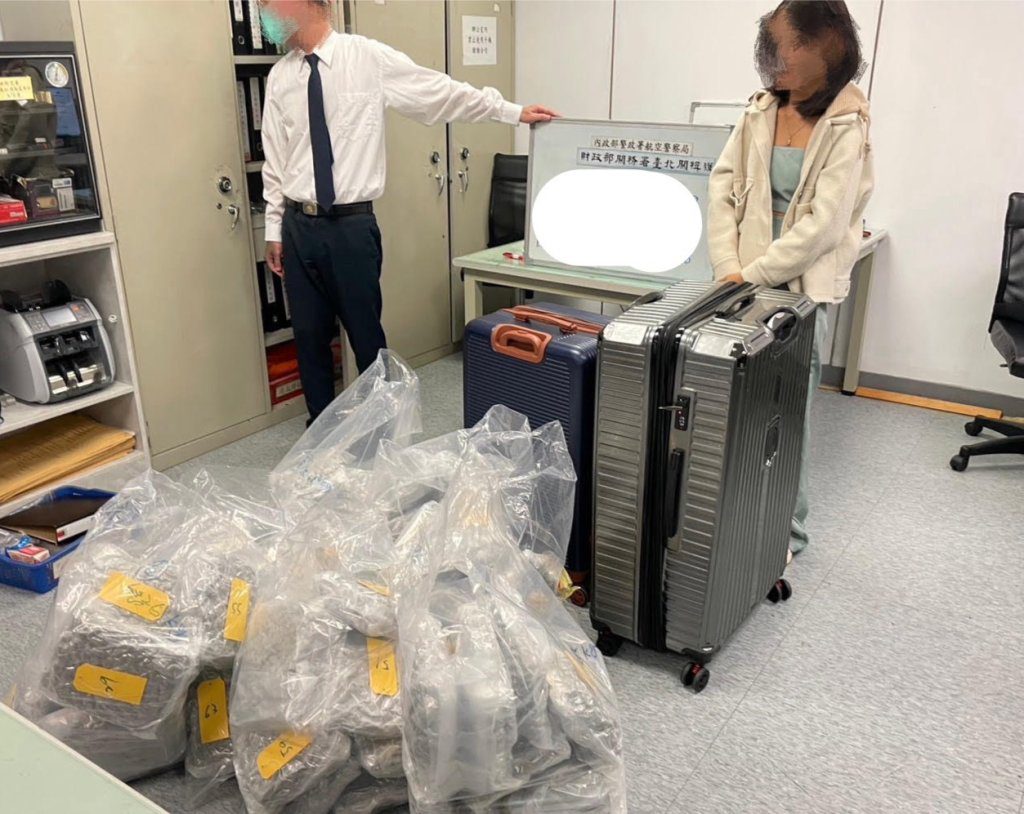 兩個行李箱夾藏40公斤市價6千萬大麻花！　泰籍女子闖關失敗遭逮捕