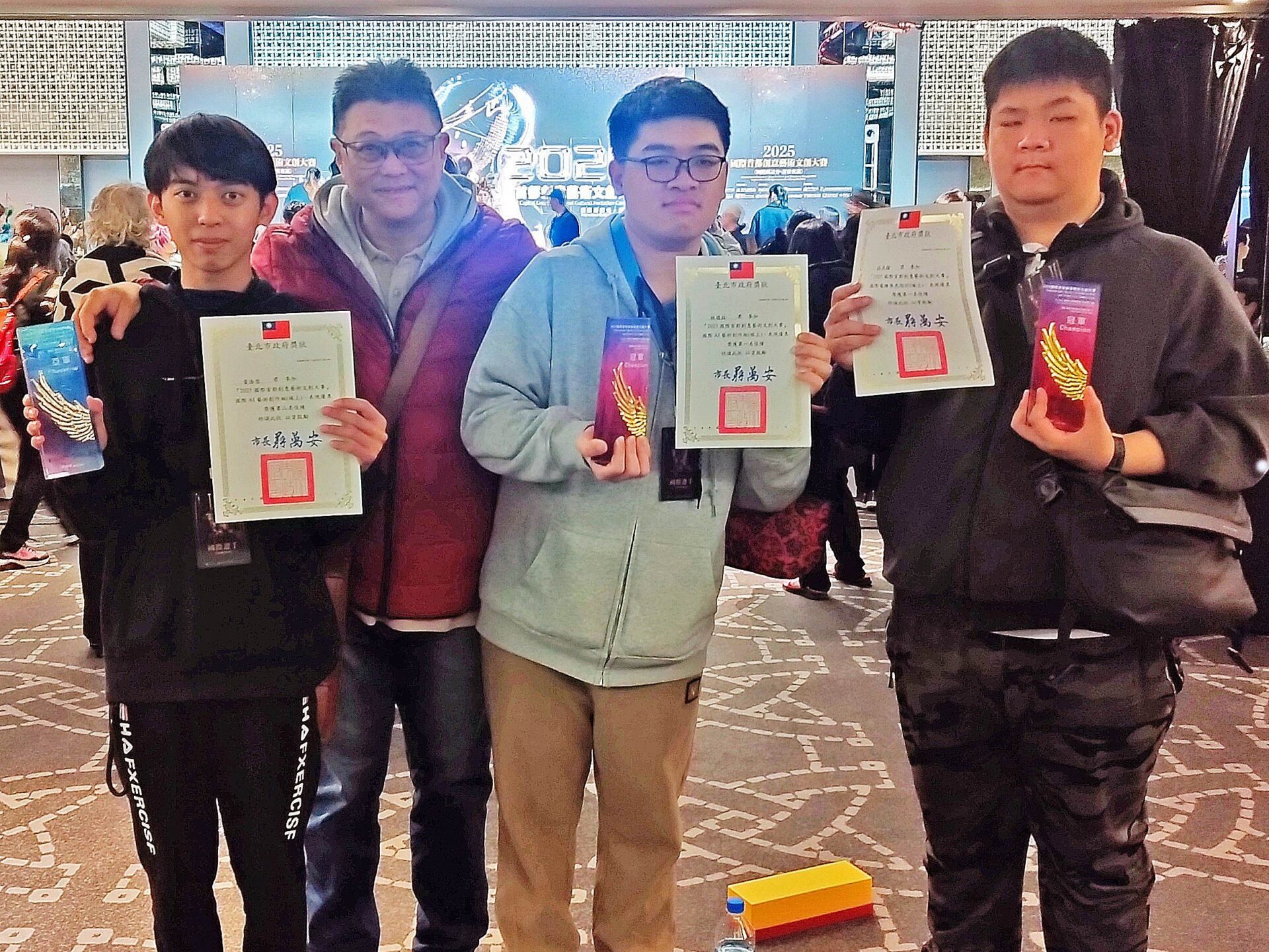 國際首都創意藝術文創大賽競爭激烈 龍華科大學子脫穎而出獲獎