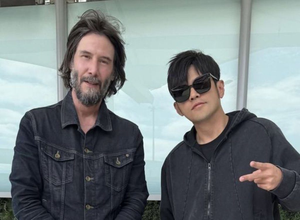 夢幻同框！周杰倫合照基努李維　讚他「真的很隨興」