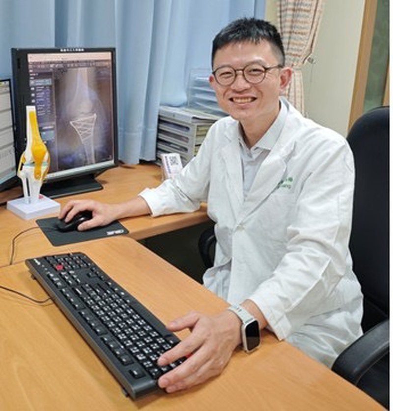 大同醫院骨科團隊運用關節鏡輔助技術 成功助首例病人重返日常生活 大同醫院骨科團隊運用關節鏡輔助技術 成功助首例病人重返日常生活