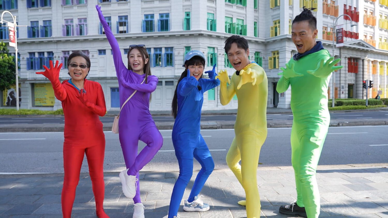 《行！鬥陣出國去！》新加坡之旅  黃鐙輝穿中東女裝演出