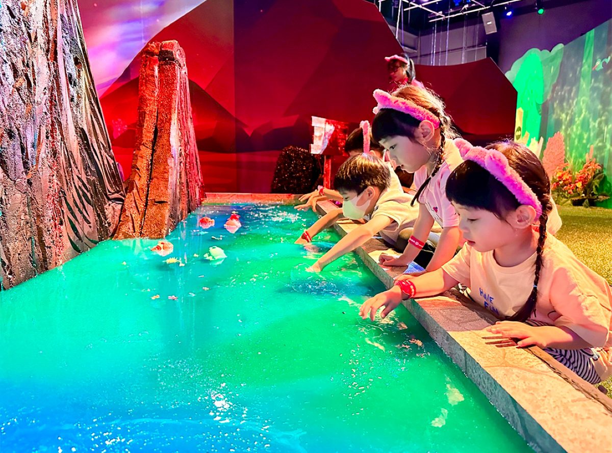 開幕十天預約已破萬人!「安全無毒的史萊姆沉浸劇場」,熱度續燒至 8/3 開幕十天預約已破萬人!「安全無毒的史萊姆沉浸劇場」,熱度續燒至 8/3