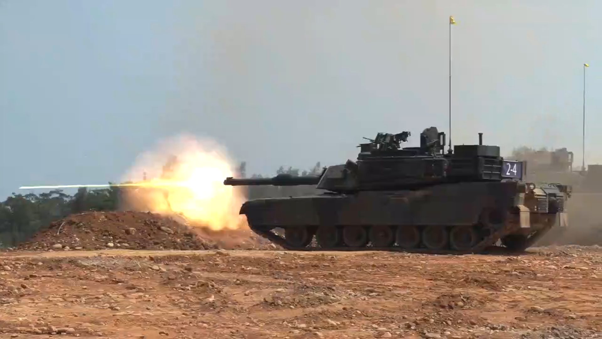 影音/地表最強戰車M1A2T實彈射擊 19發全命中 影音/地表最強戰車M1A2T實彈射擊 19發全命中