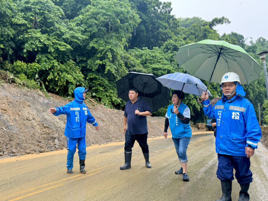 南投水里二坪路豪雨坍方逾200人受困　游顥會勘關注電塔安全與供電危機