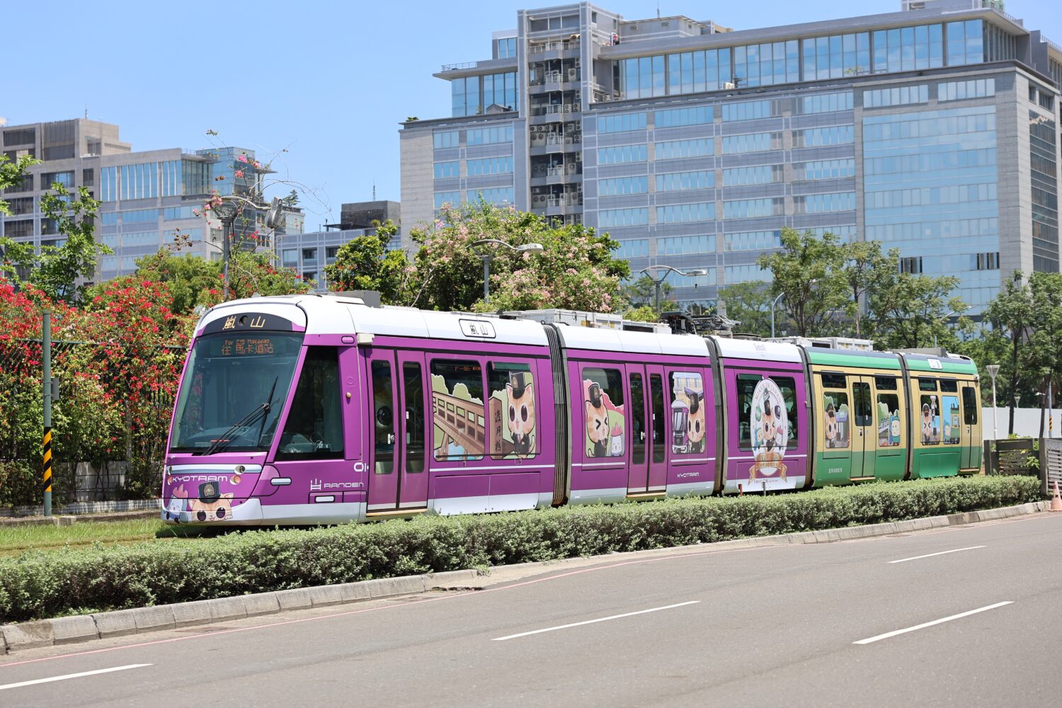 高雄輕軌延長營運時間 提供更便利的交通服務