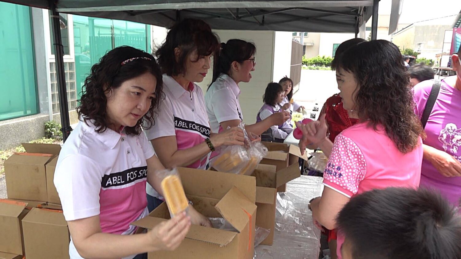 彰化企業力挺在地農產品 金蜜芒果與芭樂行銷品嚐送暖公益行 彰化企業力挺在地農產品 金蜜芒果與芭樂行銷品嚐送暖公益行