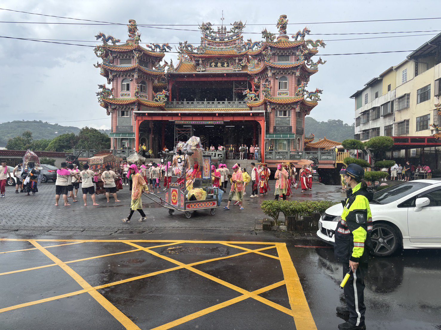 山城關帝會遶境盛事 中市警東勢分局加強交通疏導維護治安 山城關帝會遶境盛事 中市警東勢分局加強交通疏導維護治安