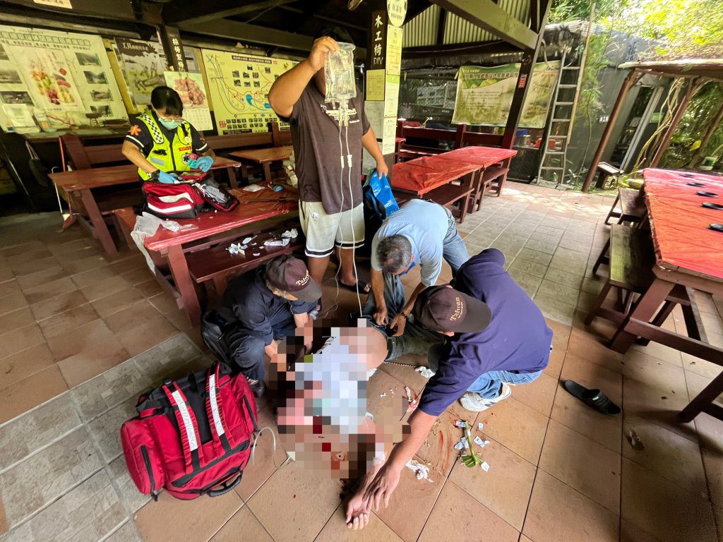 割草遭虎頭蜂螯OHCA！　南投消防隊員與死神拔河救回一命