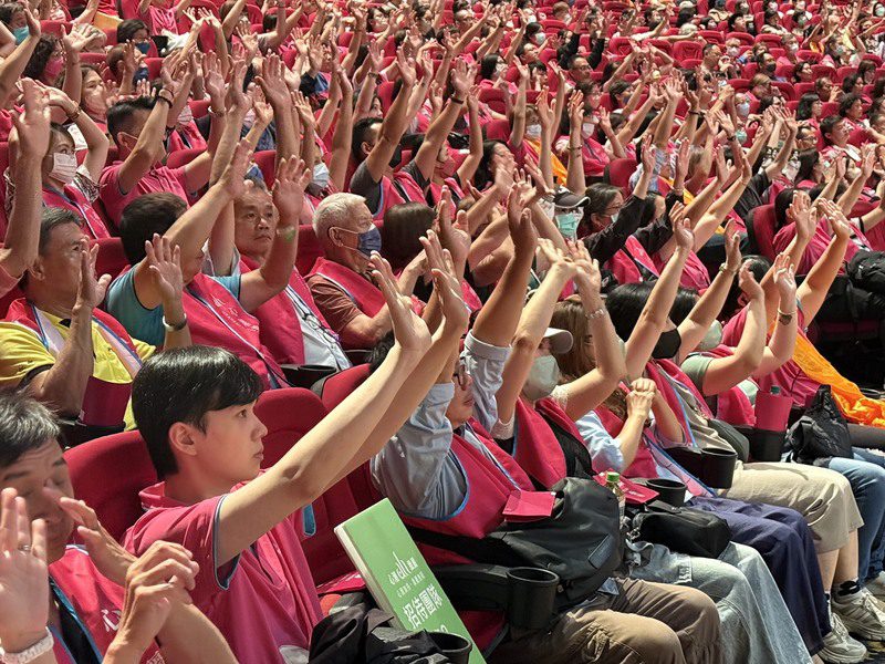 心潮協會為世界祈福 舉行千五百人音樂會