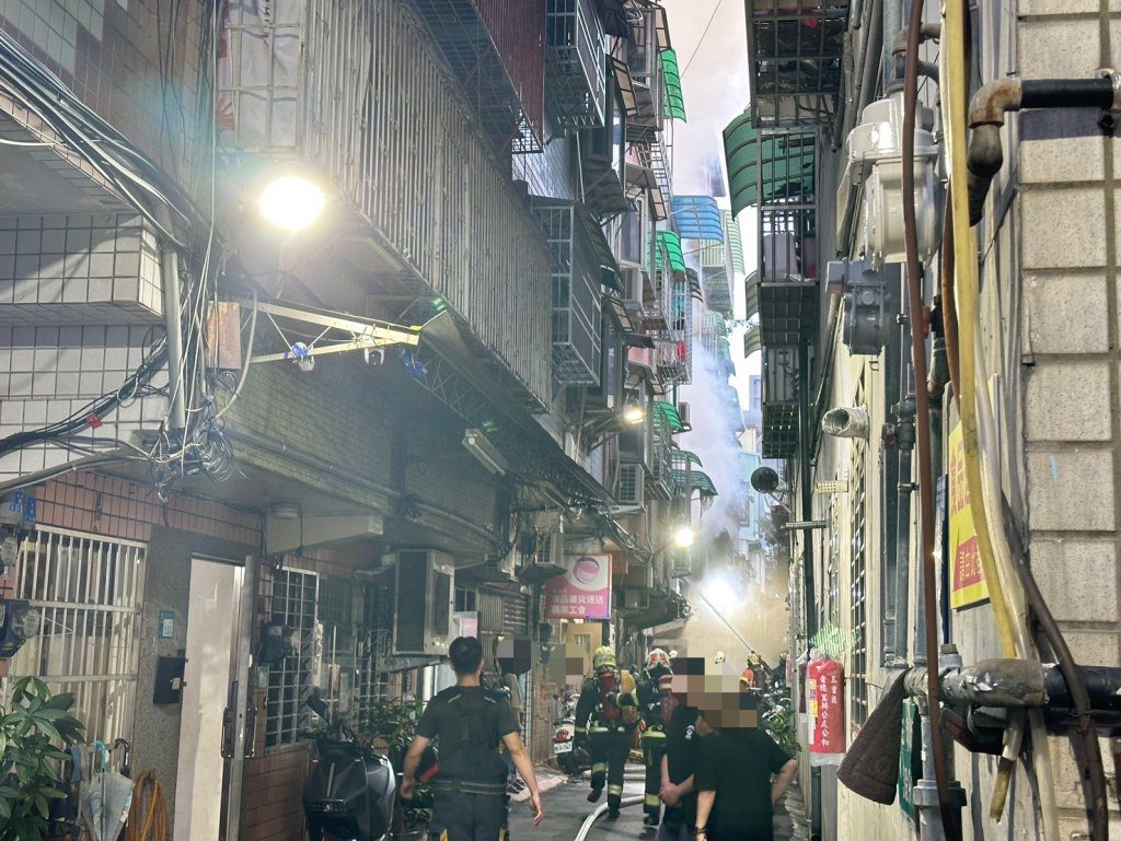 三重民宅清晨惡火「全面燃燒」　7旬翁慘淪焦屍