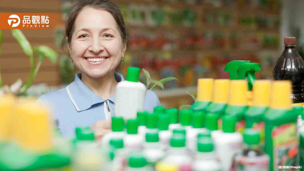 女進店裡買農藥！老闆看手上「1細節」苦勸救下她